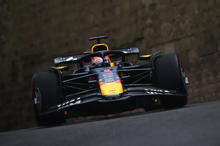 Kualifikasi F1 GP Azerbaijan: Verstappen Bikin Sainz Gigit Jari
